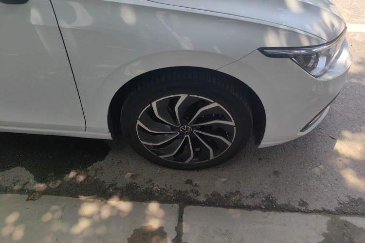 Used Volkswagen Golf 2023 Facelift 280TSI DSG Pro Right Front Wheel Hub