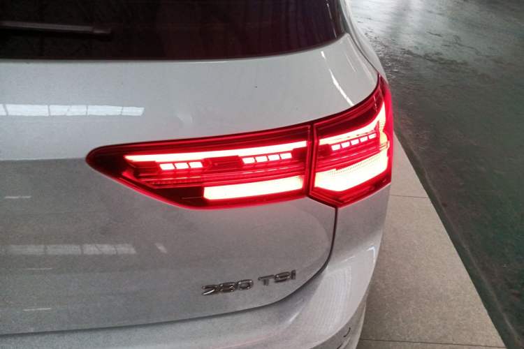 Used Volkswagen Golf 2023 280TSI DSG R-Line Lite Right Rear Taillight