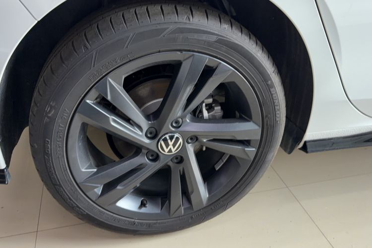 Used Volkswagen Golf 2023 Facelift 280TSI DSG R-Line Lite Right Rear Wheel Hub