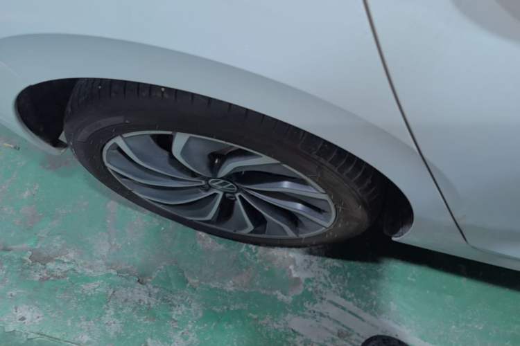 Used Volkswagen Golf 2023 Facelift 280TSI DSG Pro Right Rear Wheel Hub