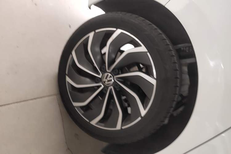 Used Volkswagen Golf 2023 Facelift 280TSI DSG Pro Right Rear Wheel Hub