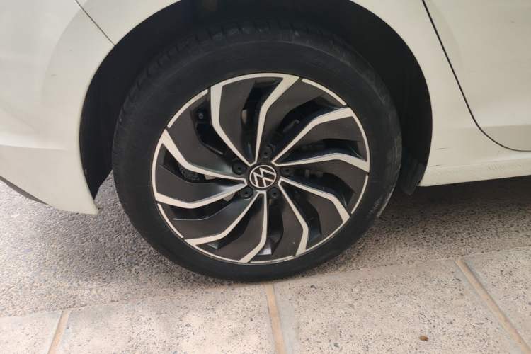 Used Volkswagen Golf 2023 Facelift 280TSI DSG Pro Right Rear Wheel Hub