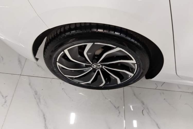 Used Volkswagen Golf 2023 Facelift 280TSI DSG Pro Right Rear Wheel Hub
