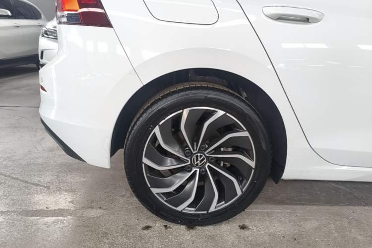 Used Volkswagen Golf 2023 280TSI DSG Pro Right Rear Wheel Hub