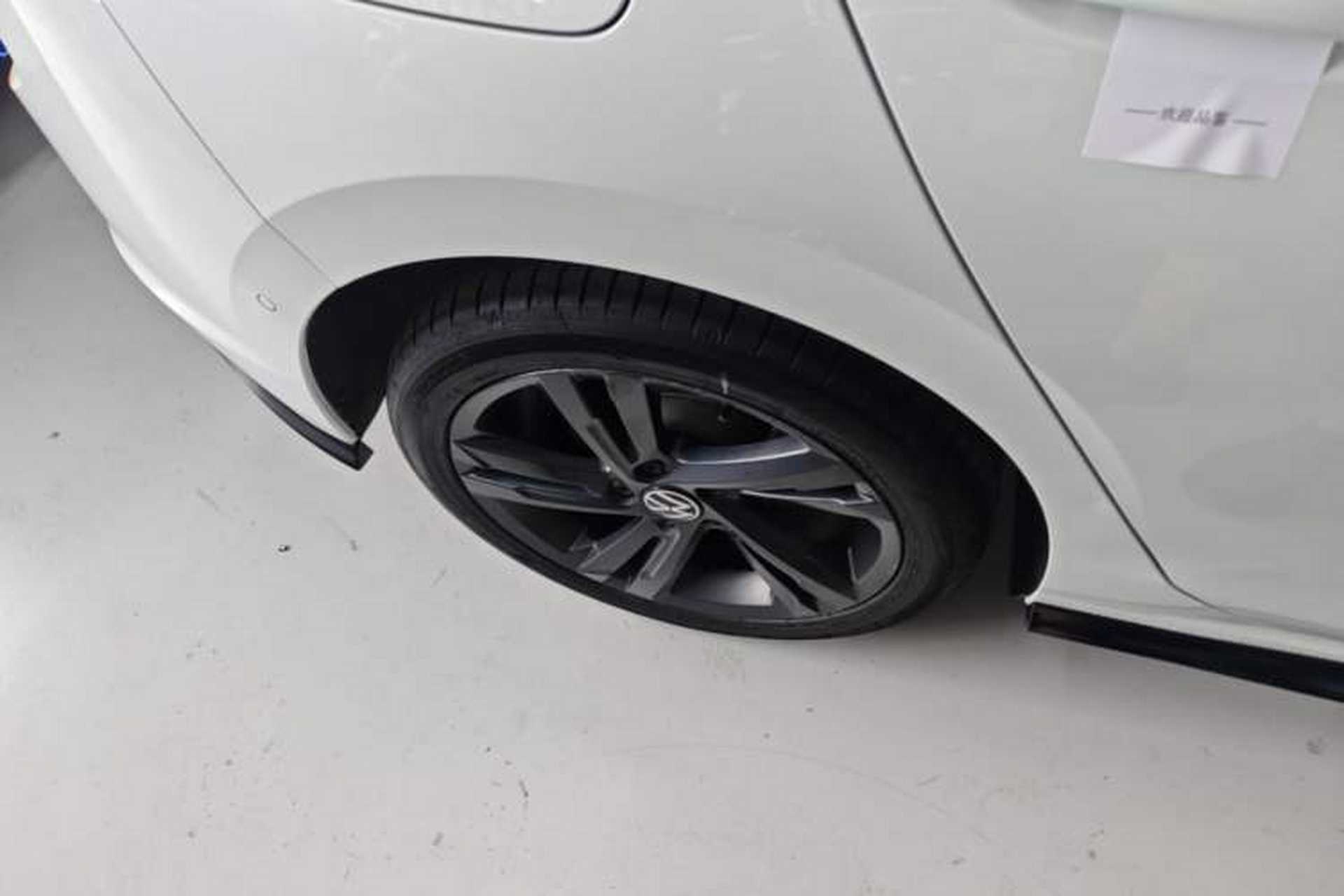 Used Volkswagen Golf 2023 Facelift 280TSI DSG R-Line Lite Right Rear Wheel Hub