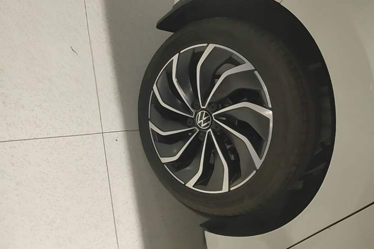 Used Volkswagen Golf 2023 280TSI DSG Pro Right Rear Wheel Hub