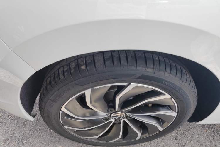 Used Volkswagen Golf 2023 280TSI DSG Pro Right Rear Wheel Hub