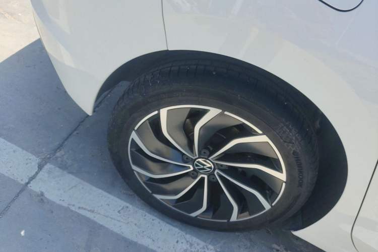 Used Volkswagen Golf 2023 Facelift 280TSI DSG Pro Right Rear Wheel Hub
