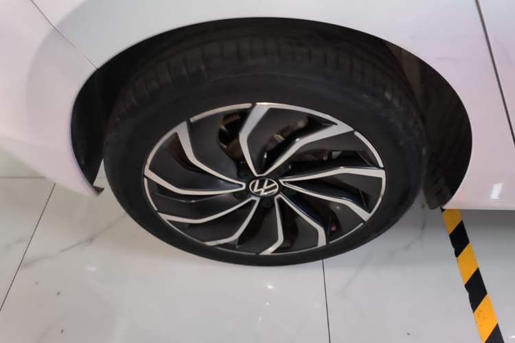 Used Volkswagen Golf 2023 Revised Version 200TSI DSG Pro Right Rear Wheel Hub