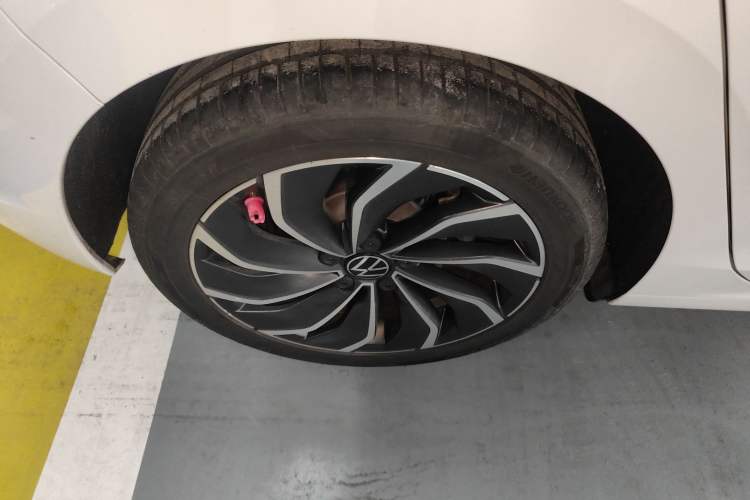 Used Volkswagen Golf 2023 Facelift 280TSI DSG Pro Right Rear Wheel Hub