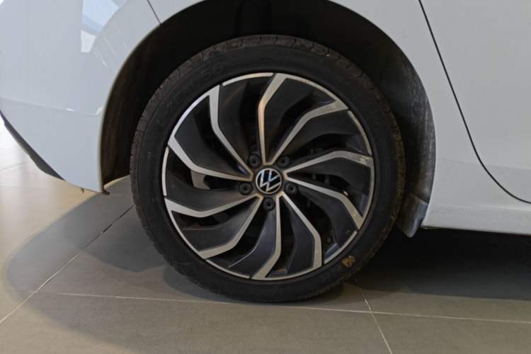 Used Volkswagen Golf 2023 Facelift 280TSI DSG Pro Right Rear Wheel Hub