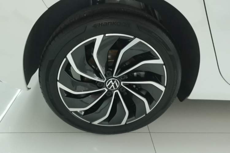 Used Volkswagen Golf 2023 Facelift 280TSI DSG Pro Right Rear Wheel Hub