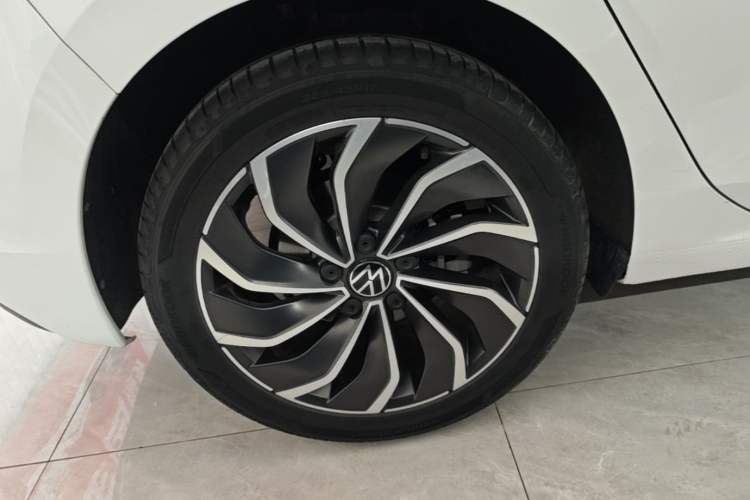 Used Volkswagen Golf 2023 Facelift 280TSI DSG Pro Right Rear Wheel Hub