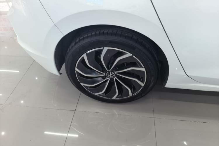 Used Volkswagen Golf 2023 Facelift 280TSI DSG Pro Right Rear Wheel Hub