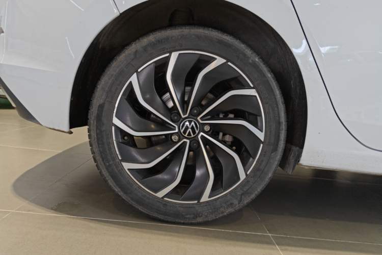 Used Volkswagen Golf 2023 Facelift 280TSI DSG Pro Right Rear Wheel Hub