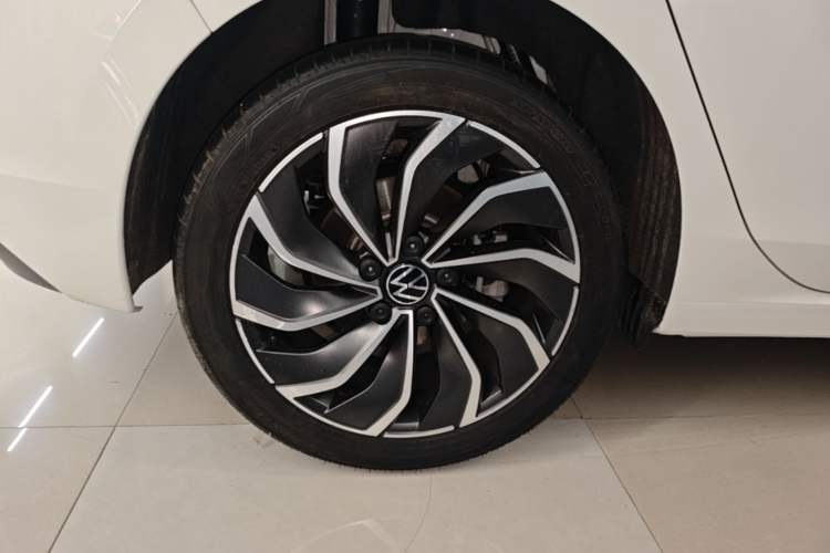 Used Volkswagen Golf 2023 Facelift 280TSI DSG Pro Right Rear Wheel Hub