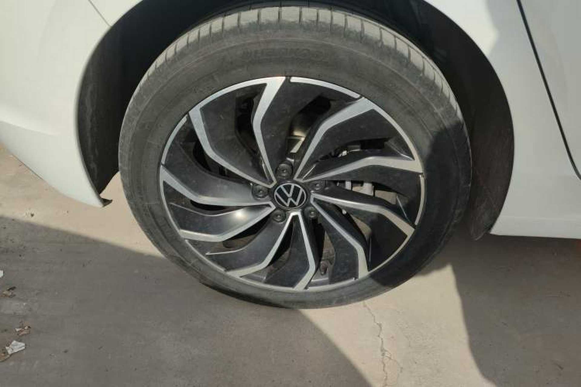 Used Volkswagen Golf 2023 Facelift 280TSI DSG Pro Right Rear Wheel Hub