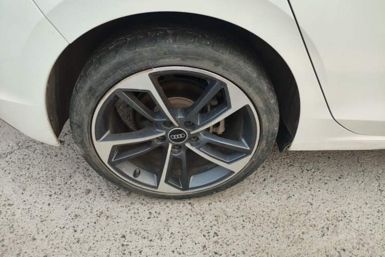 Used Volkswagen Golf 2023 280TSI DSG Pro Right Rear Wheel Hub