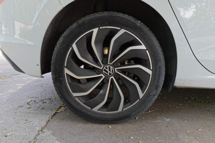 Used Volkswagen Golf 2023 Facelift 280TSI DSG Pro Right Rear Wheel Hub