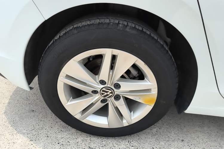 Used Volkswagen Golf 2023 200TSI DSG Right Rear Wheel Hub