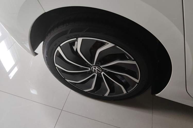 Used Volkswagen Golf 2023 280TSI DSG Pro Right Rear Wheel Hub