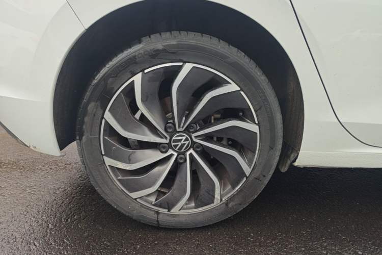 Used Volkswagen Golf 2023 Facelift 280TSI DSG Pro Right Rear Wheel Hub