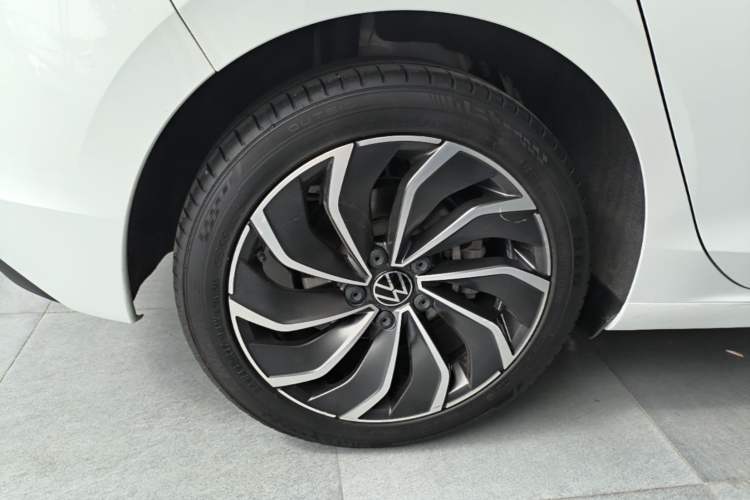Used Volkswagen Golf 2023 Facelift 280TSI DSG Pro Right Rear Wheel Hub