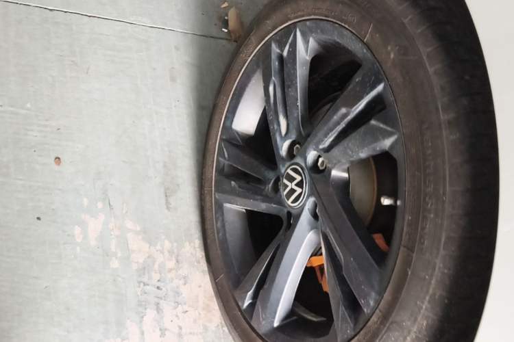 Used Volkswagen Golf 2023 280TSI DSG R-Line Lite Right Rear Wheel Hub