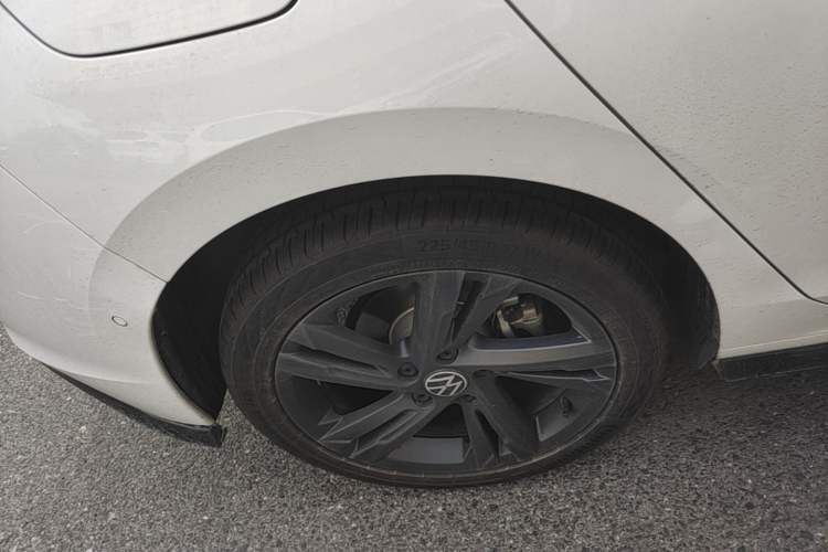 Used Volkswagen Golf 2023 Facelift 280TSI DSG R-Line Lite Right Rear Wheel Hub