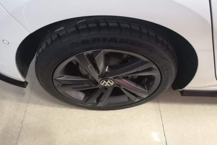 Used Volkswagen Golf 2023 Facelift 280TSI DSG R-Line Lite Right Rear Wheel Hub