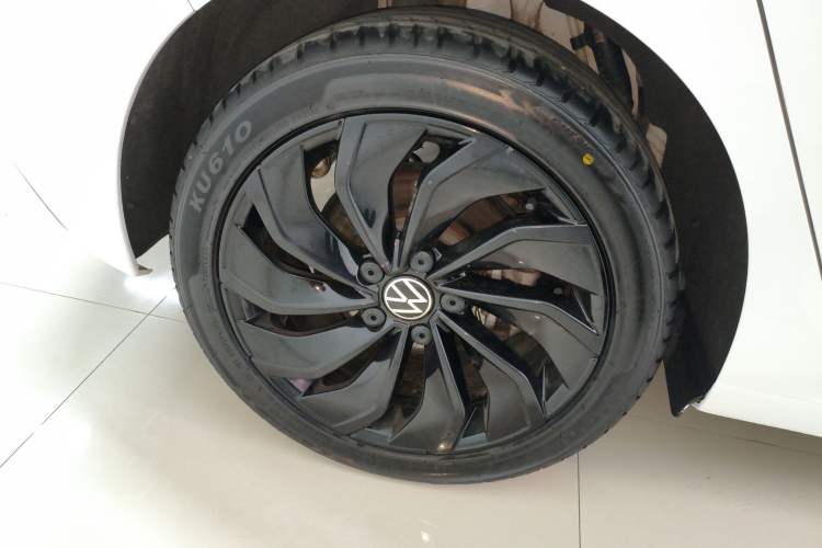 Used Volkswagen Golf 2023 280TSI DSG Pro Right Rear Wheel Hub