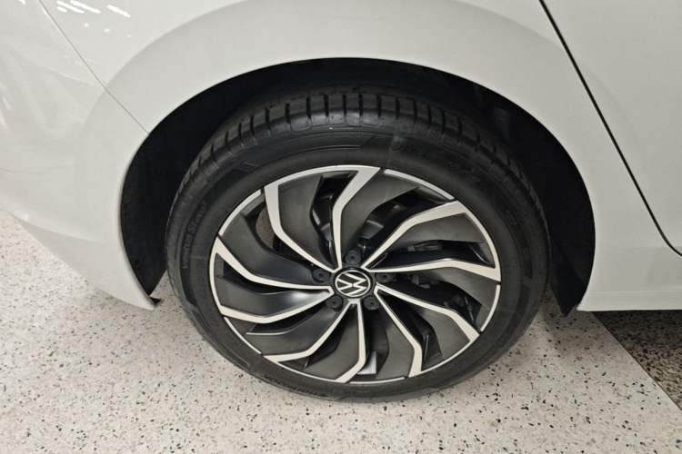 Used Volkswagen Golf 2023 Facelift 280TSI DSG Pro Right Rear Wheel Hub