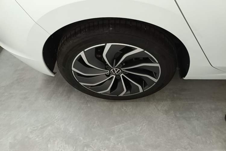 Used Volkswagen Golf 2023 Facelift 280TSI DSG Pro Right Rear Wheel Hub