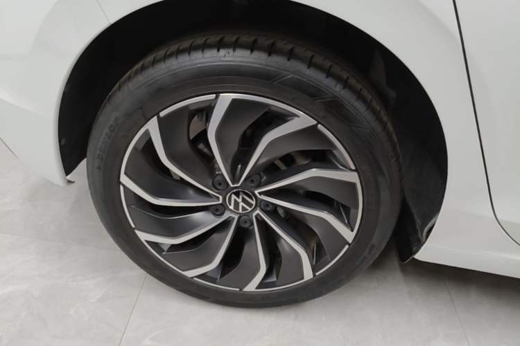 Used Volkswagen Golf 2023 200TSI DSG Pro Right Rear Wheel Hub