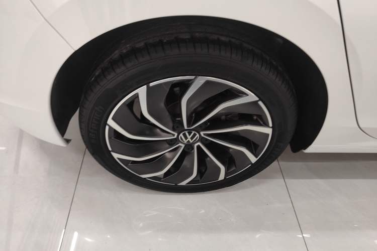 Used Volkswagen Golf 2023 Facelift 280TSI DSG Pro Right Rear Wheel Hub
