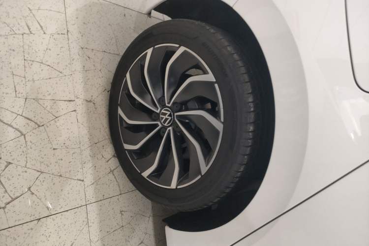 Used Volkswagen Golf 2023 Facelift 280TSI DSG Pro Right Rear Wheel Hub