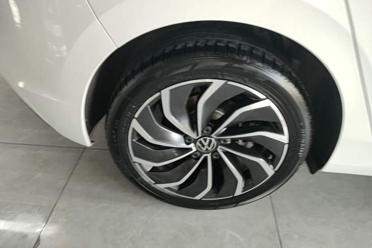 Used Volkswagen Golf 2023 Facelift 280TSI DSG Pro Right Rear Wheel Hub