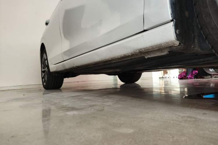 Used Volkswagen Golf 2023 Facelift 280TSI DSG Pro Right Side Sill