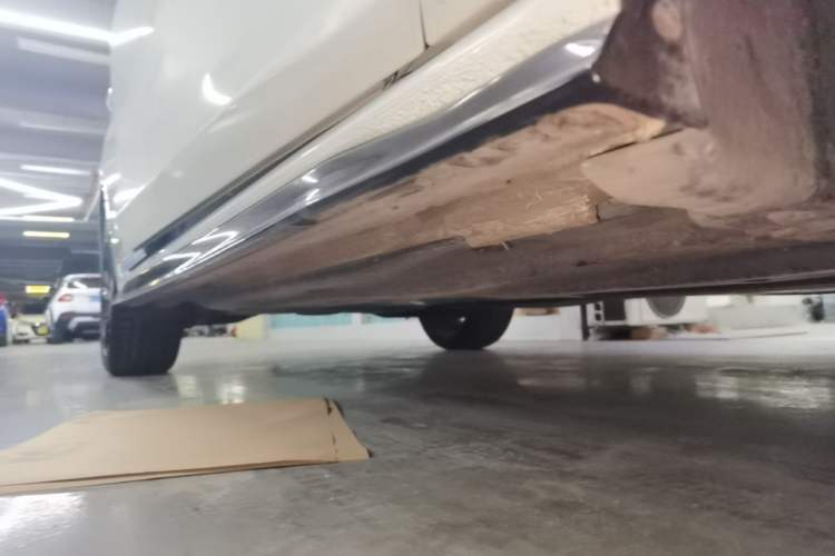 Used Volkswagen Golf 2023 Facelift 280TSI DSG R-Line Lite Right Side Sill