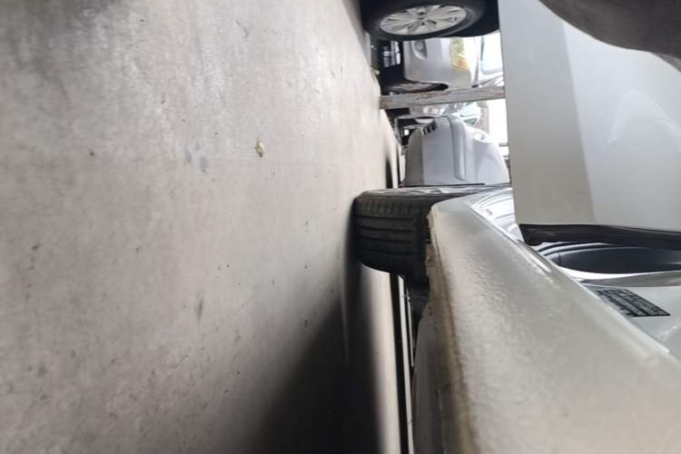Used Volkswagen Golf 2023 Facelift 280TSI DSG Pro Right Side Sill