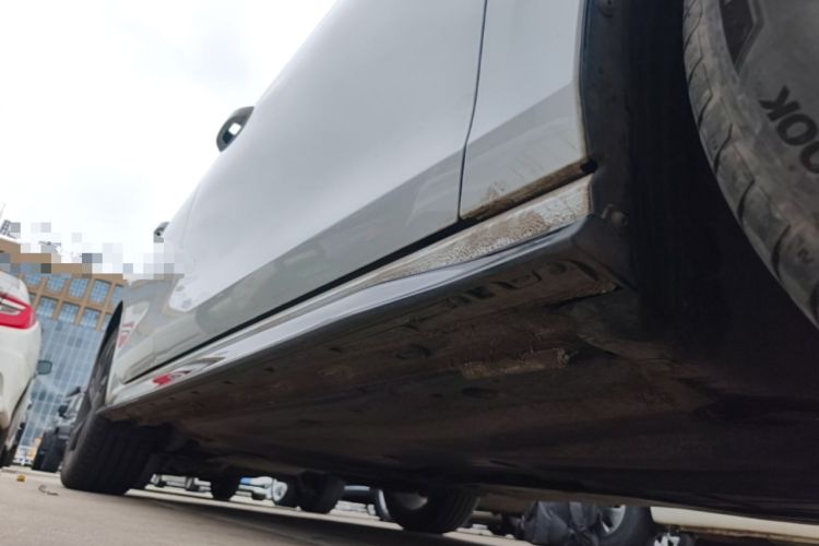 Used Volkswagen Golf 2023 Facelift 280TSI DSG R-Line Lite Right Side Sill