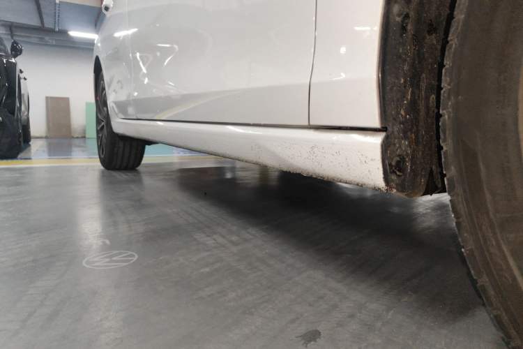 Used Volkswagen Golf 2023 Facelift 280TSI DSG Pro Right Side Sill