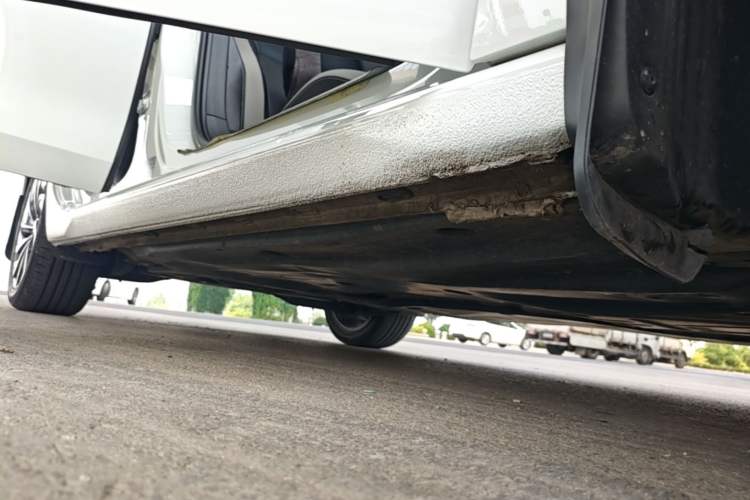 Used Volkswagen Golf 2023 280TSI DSG Pro Right Side Sill