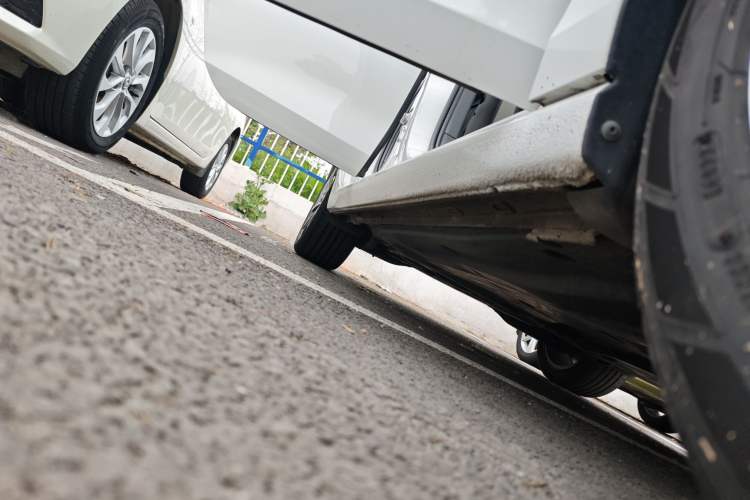 Used Volkswagen Golf 2023 Facelift 280TSI DSG Pro Right Side Sill