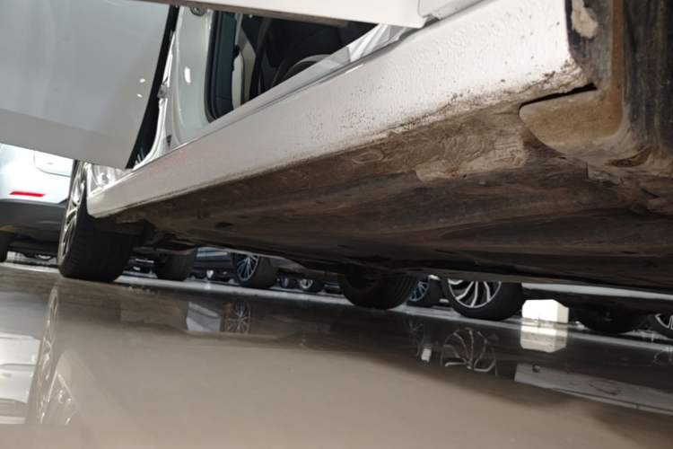Used Volkswagen Golf 2023 Facelift 280TSI DSG Pro Right Side Sill