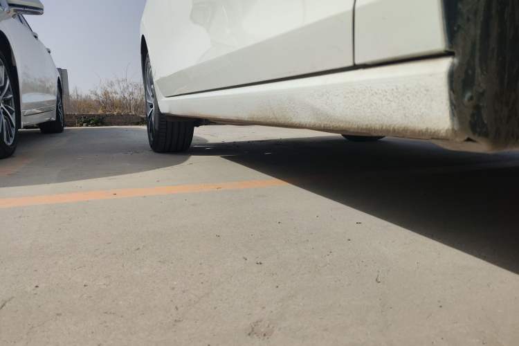 Used Volkswagen Golf 2023 Facelift 280TSI DSG Pro Right Side Sill