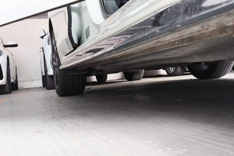 Used Volkswagen Golf 2023 280TSI DSG R-Line Lite Right Side Sill