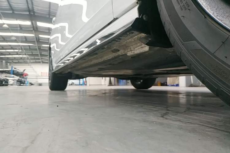 Used Volkswagen Golf 2023 Facelift 280TSI DSG R-Line Right Side Sill