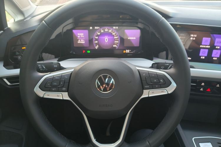 Used Volkswagen Golf 2023 Facelift 280TSI DSG Pro Steering Wheel