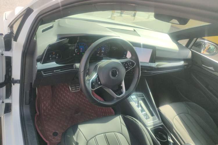 Used Volkswagen Golf 2023 Facelift 280TSI DSG R-Line Lite Steering Wheel
